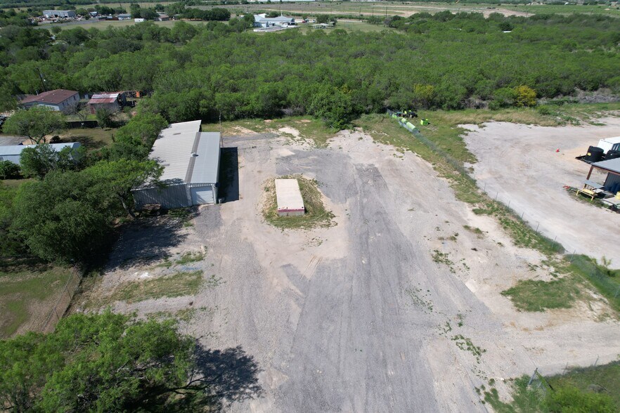 More Photos Of 11595 US Highway 181, San Antonio Service For Lease