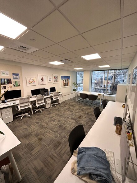 More Photos Of 866 United Nations Plz, New York Office For Sale