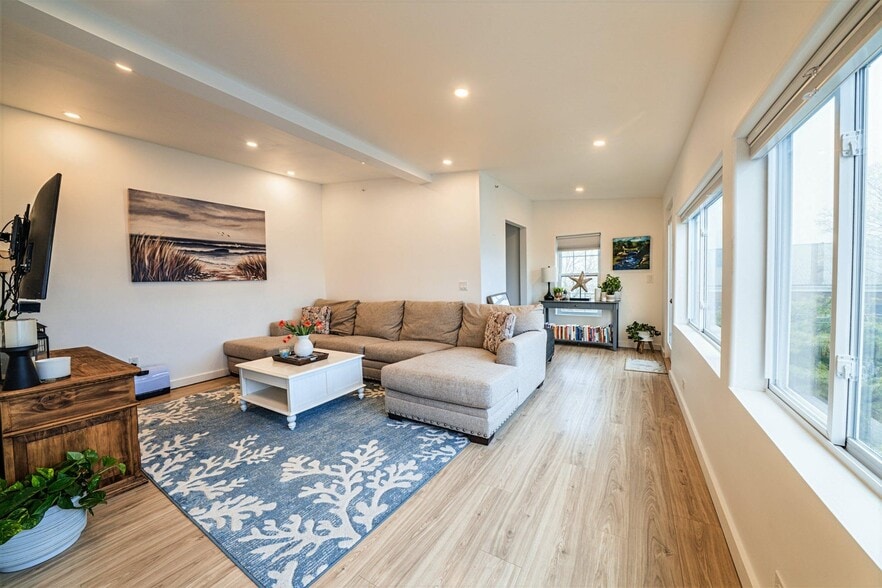 More Photos Of 37-39 E Main St, Searsport Storefront Retail Office For Sale