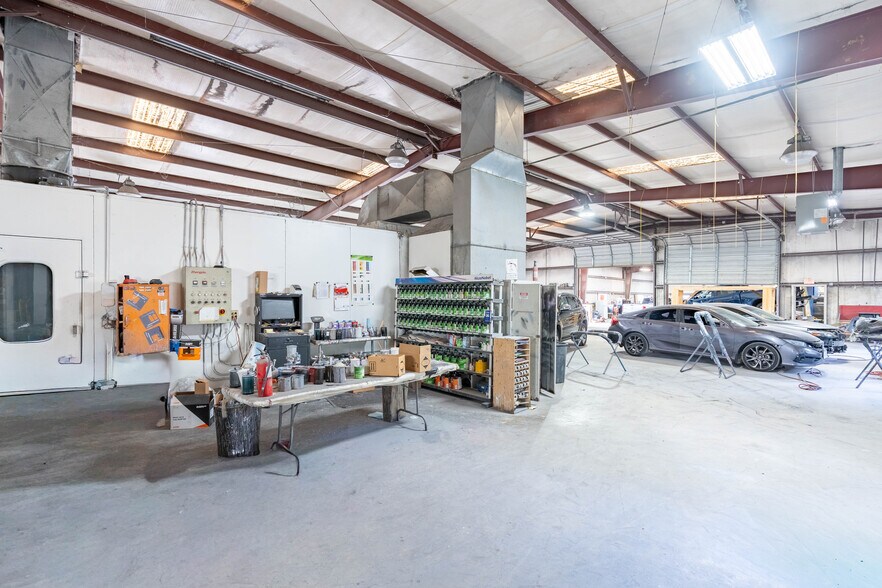 More Photos Of 1203 W Oak St, Palestine Industrial For Sale