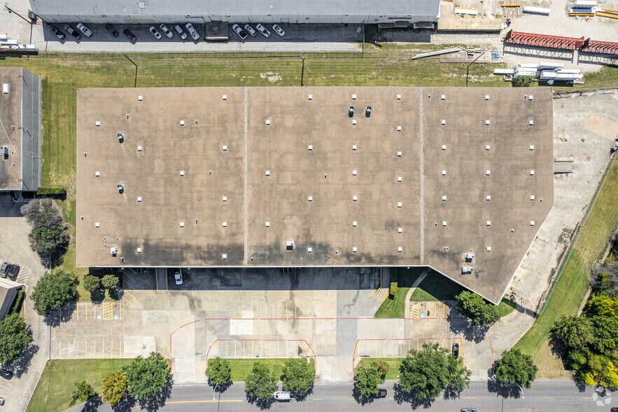 More Photos Of 9804-9850 Chartwell Dr, Dallas Warehouse For Lease