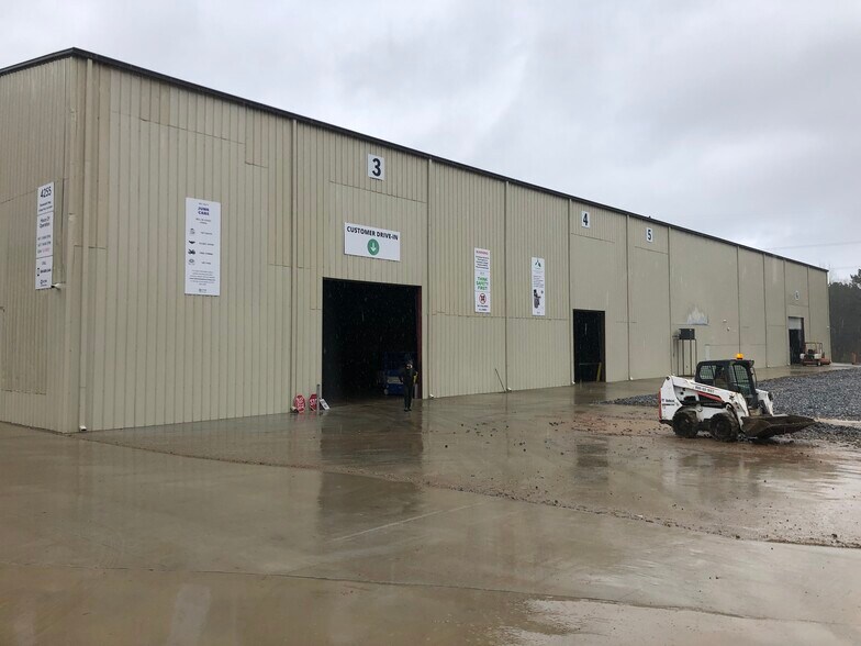 More Photos Of 4255 Roosevelt Hwy, Atlanta Manufacturing For Lease