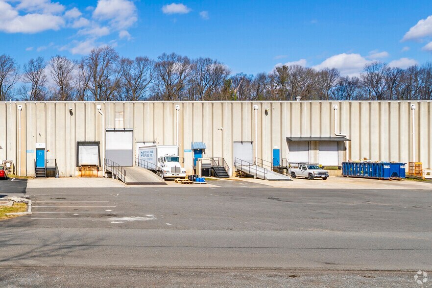 More Photos Of 7701 Southern Dr, Springfield Warehouse For Lease