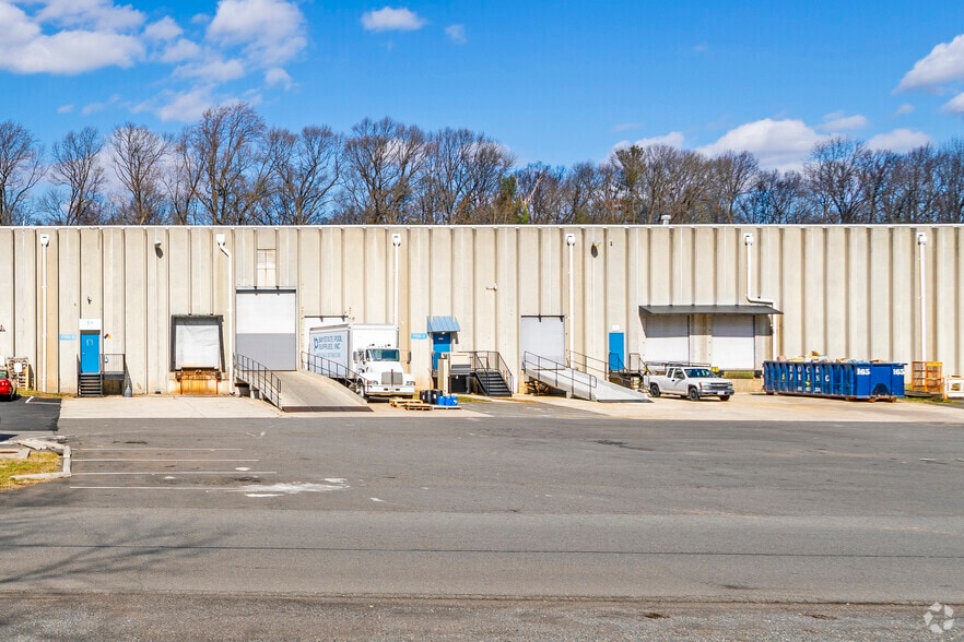More Photos Of 7701 Southern Dr, Springfield Warehouse For Lease