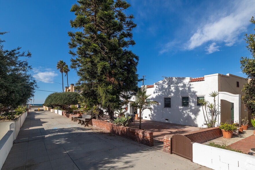 Primary Photo Of 35 17th St, Hermosa Beach Apartments For Sale