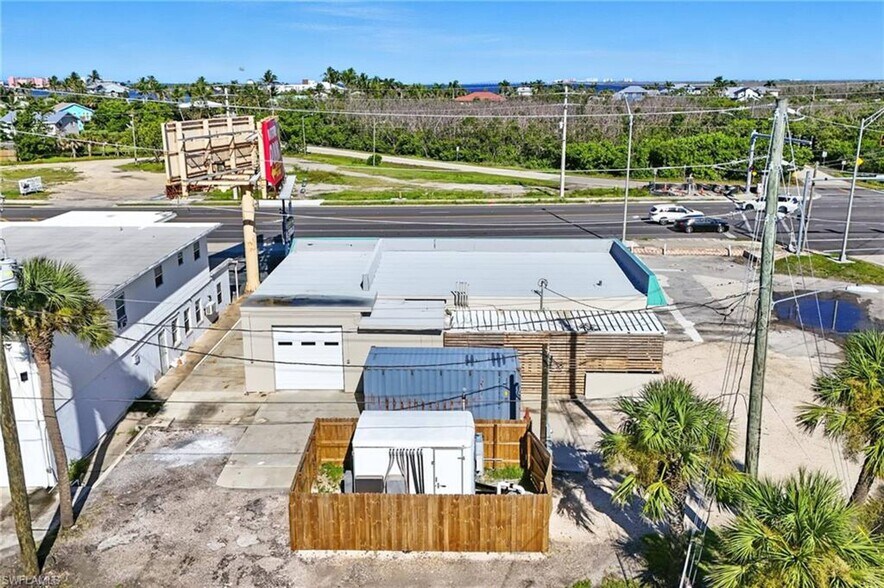 More Photos Of 19003 San Carlos Blvd, Fort Myers Service Station For Sale
