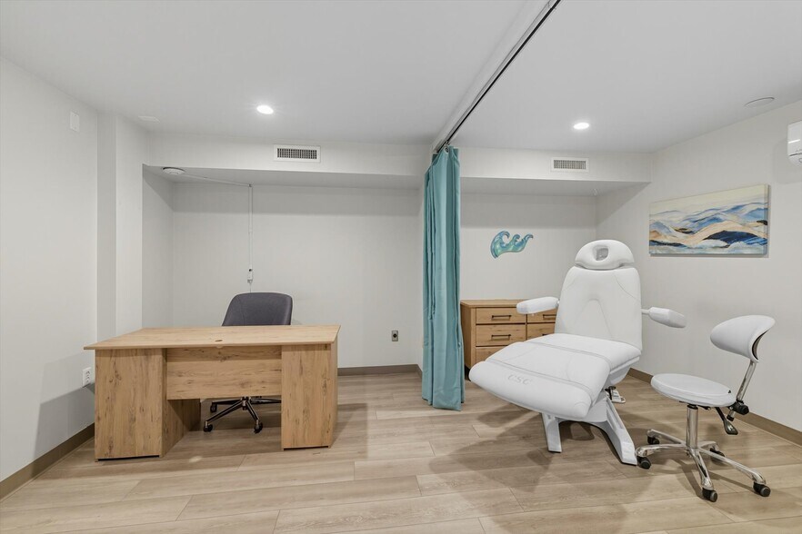 More Photos Of 2030 Thomasville Rd, Tallahassee Unknown For Lease