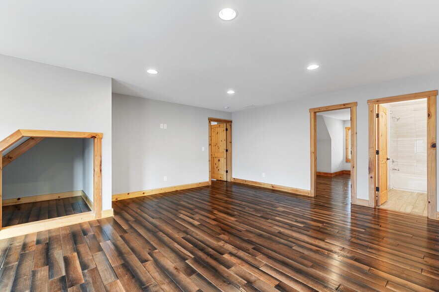 More Photos Of 5735 Archer Ave, Cumming Apartments For Sale