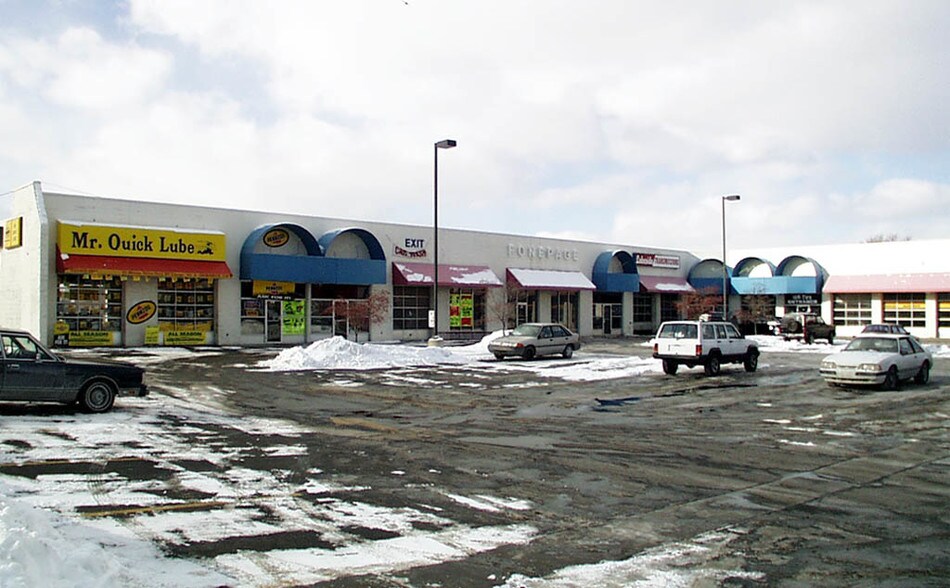 Primary Photo Of 161-169 N Groesbeck Hwy, Mount Clemens Unknown For Lease