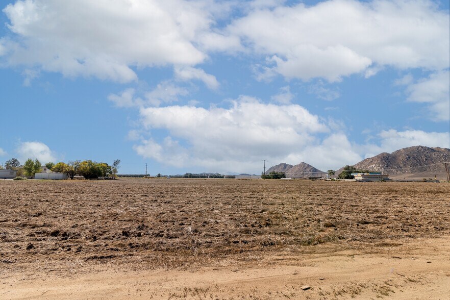 More Photos Of Lakeview Ave @ Ramona Expressway, Nuevo Land For Sale