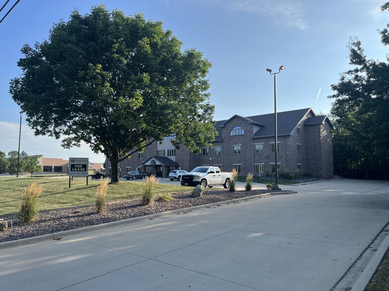 More Photos Of 2501 Chatham Rd, Springfield Office For Lease