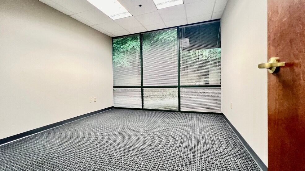 More Photos Of 46 Technology Pky S, Norcross Loft Creative Space For Lease