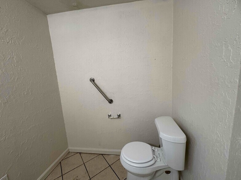 More Photos Of 621 N Fulton Ave, Evansville Apartments For Sale