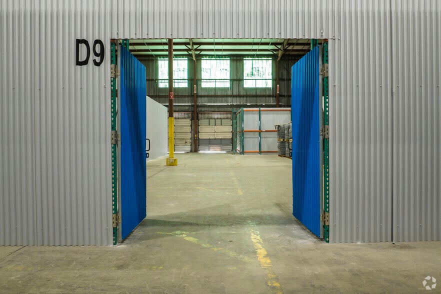 More Photos Of 5806 N 53rd St, Tampa Distribution For Lease