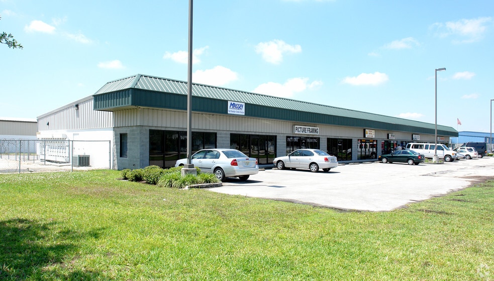 More Photos Of 4709 Distribution Ct, Orlando Unknown For Lease