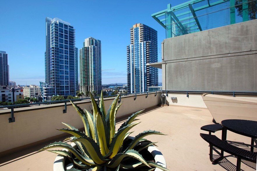 More Photos Of 610 W Ash St, San Diego Office For Lease