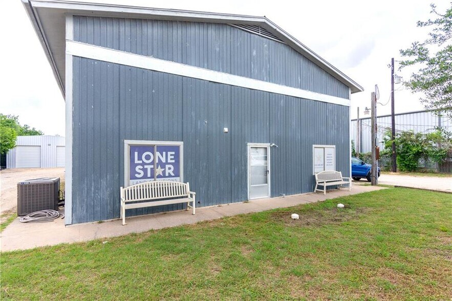 More Photos Of 10509 Old Manchaca Rd, Austin Warehouse For Lease