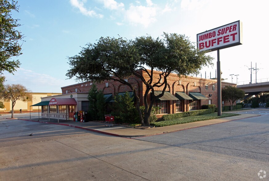 Primary Photo Of 8139 Park Ln, Dallas Restaurant For Lease