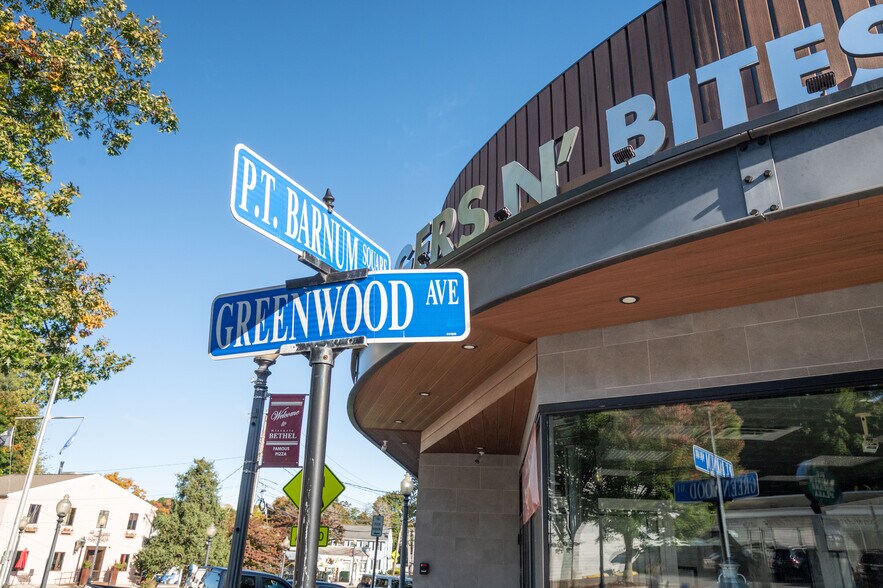 More Photos Of 1-7 Pt Barnum Sq, Bethel Restaurant For Lease