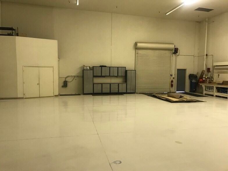 More Photos Of 145 E Reno Ave, Las Vegas Airplane Hangar For Sale