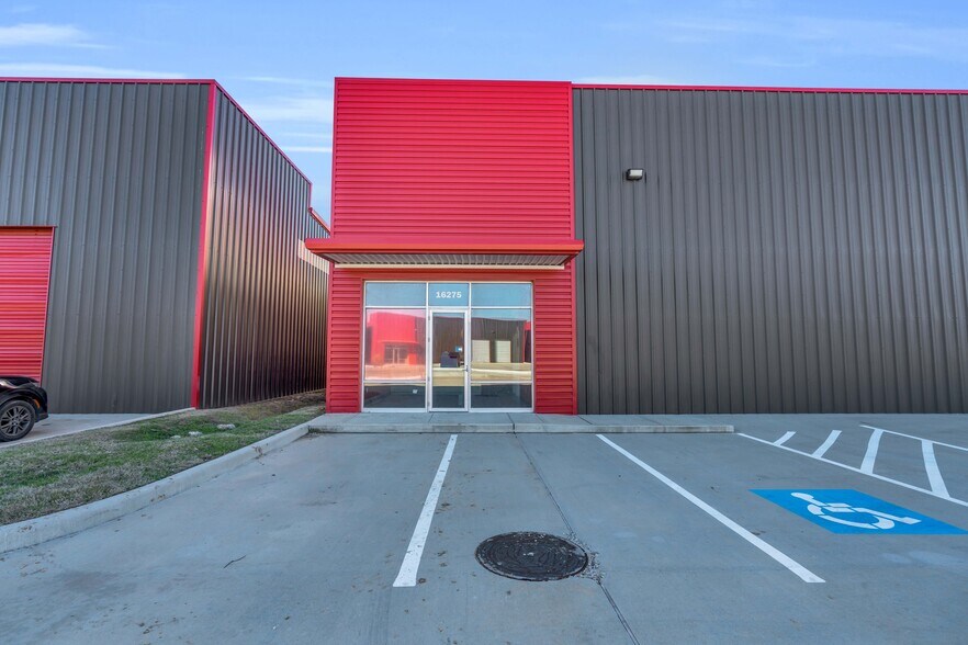 Primary Photo Of 16277 North Fwy, Houston Manufacturing For Sale