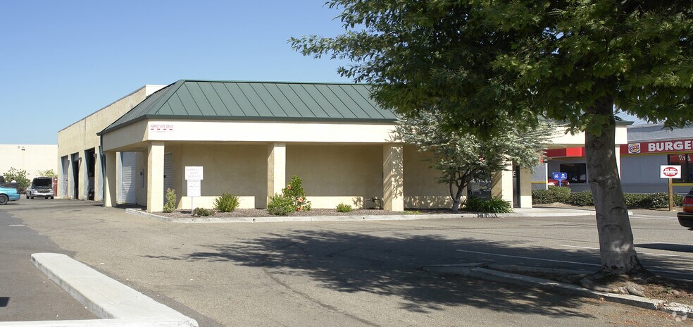 More Photos Of 1946 Davis St, San Leandro Auto Repair For Sale