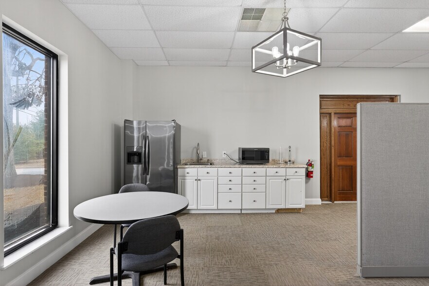 More Photos Of 1313-A Miller Rd, Greenville Office For Lease