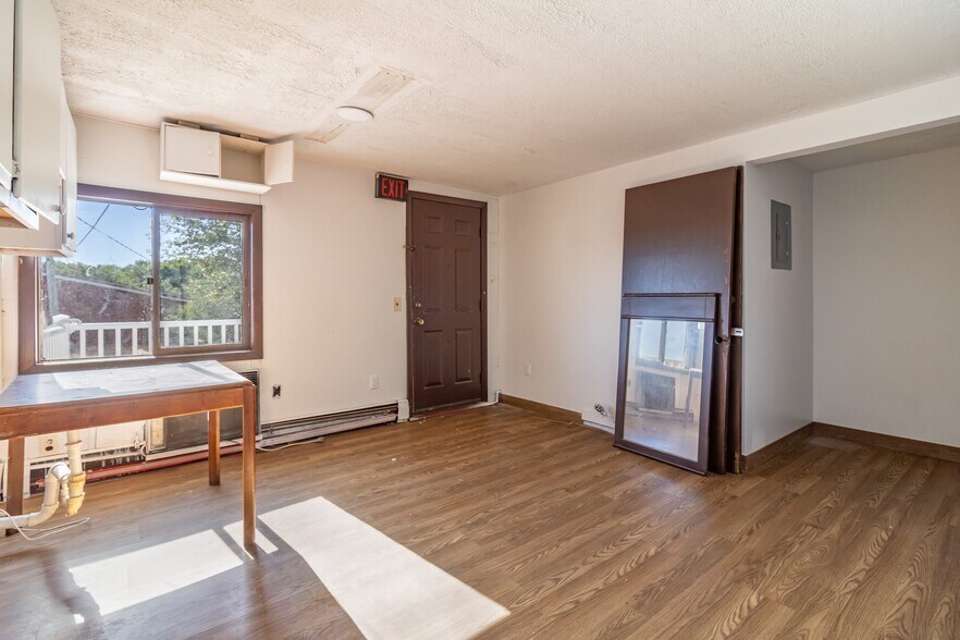 More Photos Of 196 US Route 1, Bucksport Hotel For Sale