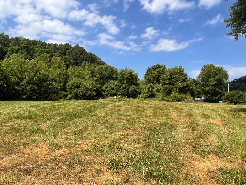 Primary Photo Of 00 Bailey st, Salyersville Land For Sale