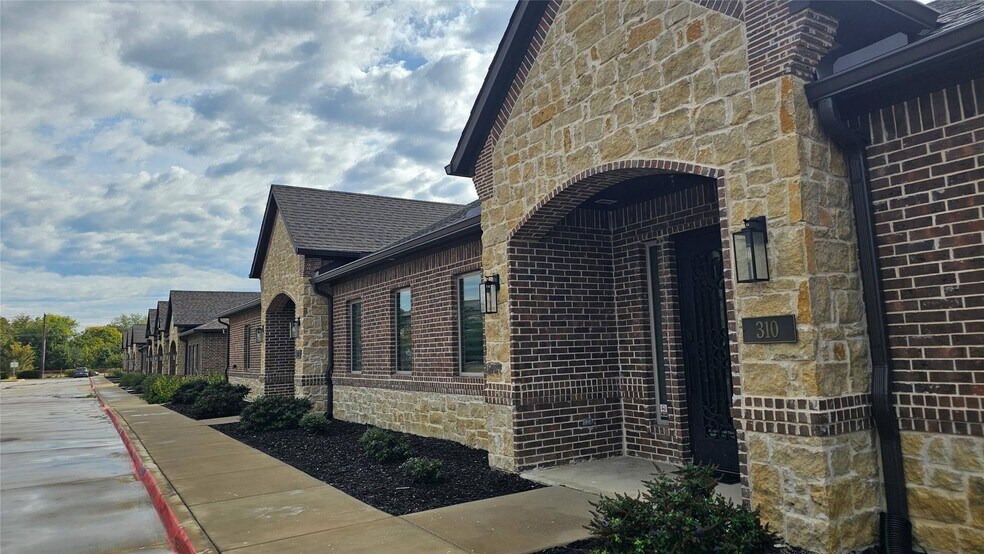 More Photos Of 11619 Independence Parkway, Frisco Medical For Sale