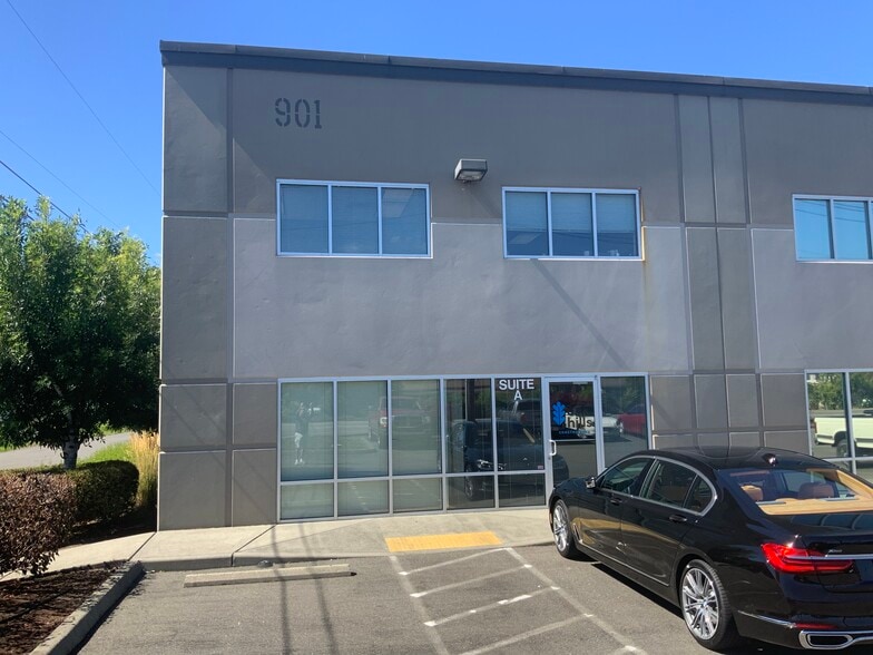 More Photos Of 901 Algona Blvd N, Auburn Warehouse For Sale