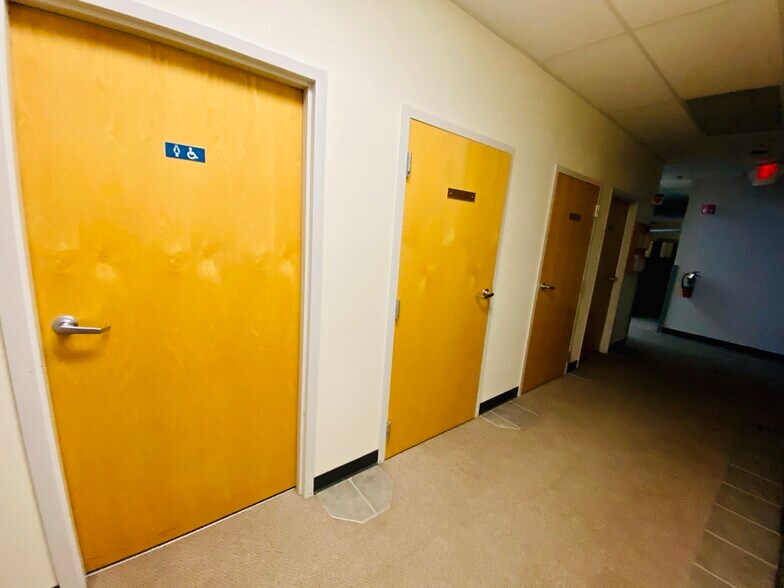 More Photos Of 1400 E Lincoln St, Gillette Warehouse For Lease