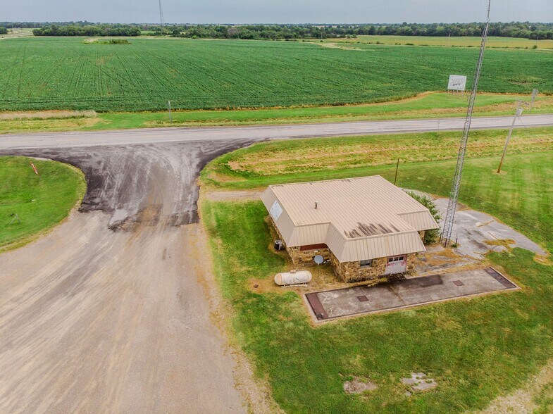 More Photos Of 18400 E B Hwy, Sheldon Flex For Sale