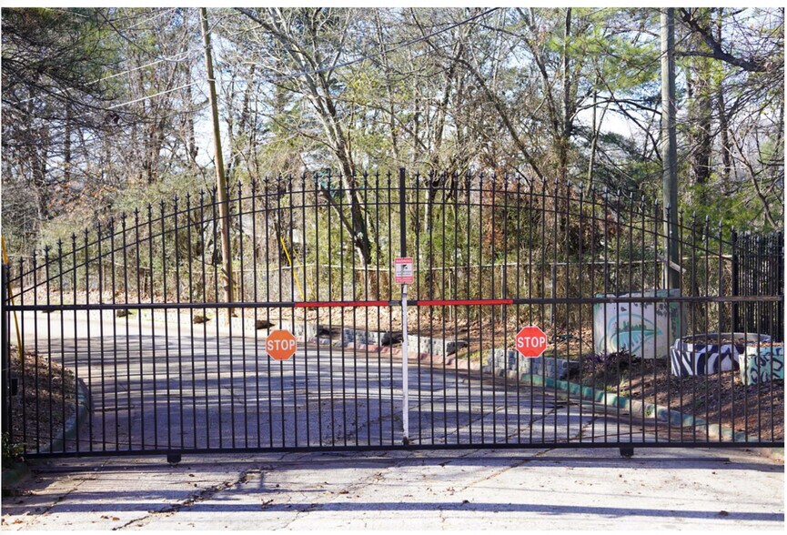 More Photos Of 2200 Reynolds Dr SW, Atlanta Land For Sale
