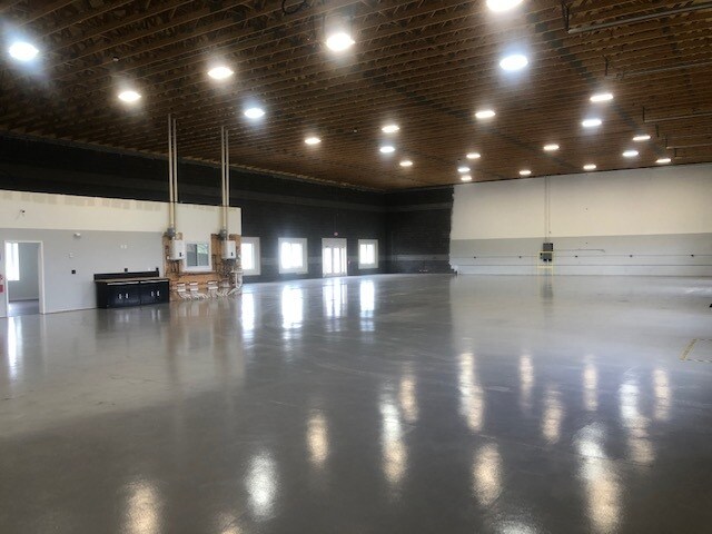 More Photos Of 7 Aaron Way, Sparta Manufacturing For Sale