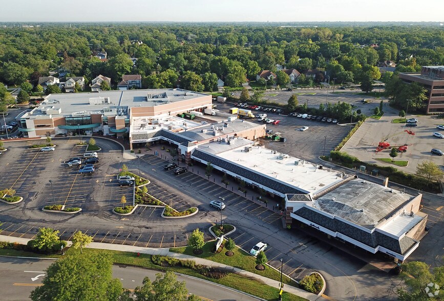 More Photos Of 1127-1163 Church St, Northbrook Unknown For Lease