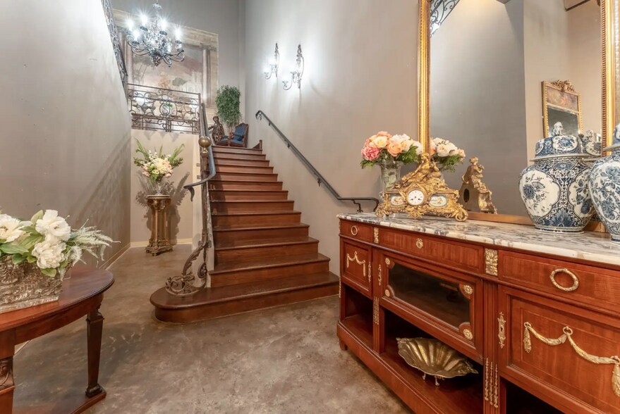 More Photos Of 5330 Bluebonnet Rd, Baton Rouge Showroom For Sale