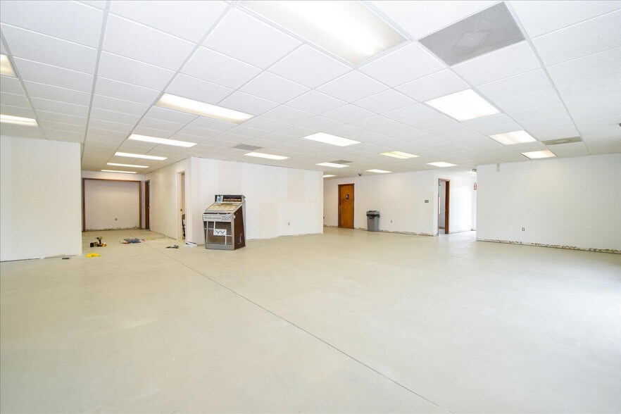 More Photos Of 1062 Mountain View Church Rd, Blue Ridge Flex For Lease