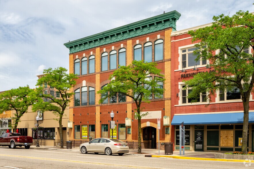 More Photos Of 219 S Main St, Royal Oak Office For Sale