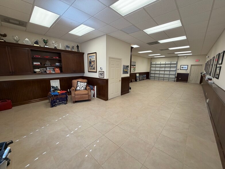 More Photos Of 212 N U.S. Hwy 1, Tequesta Warehouse For Sale