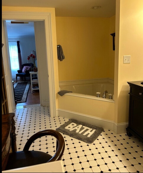 More Photos Of 34 E Church St, Kilmarnock Hotel For Sale