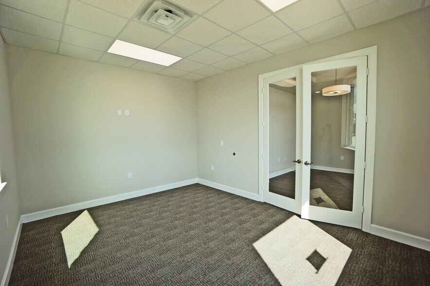 More Photos Of 23410 Grand Reserve Dr, Katy Office For Sale