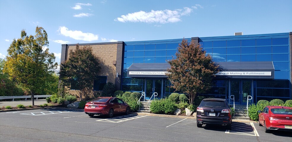 More Photos Of 3005 Hadley Rd, South Plainfield Flex For Lease