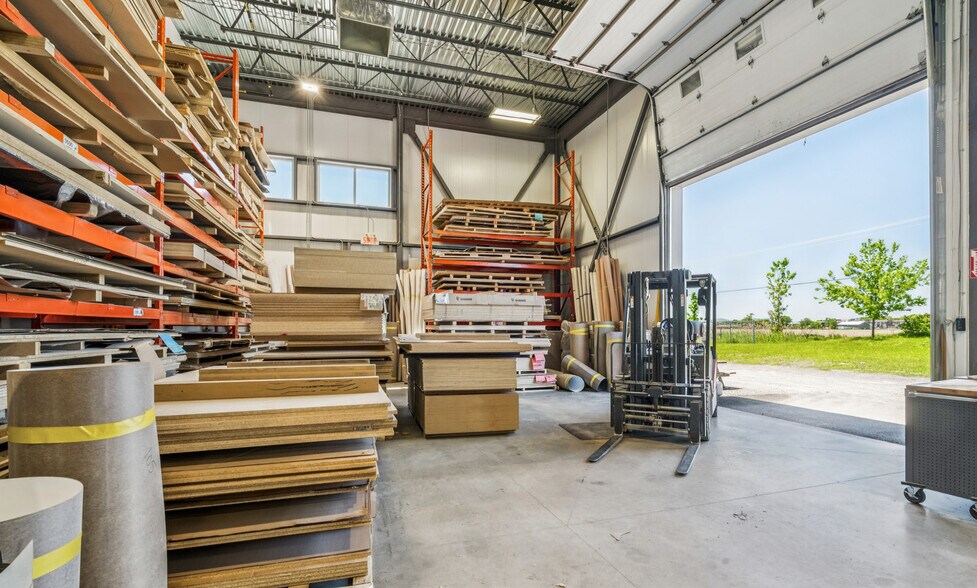 More Photos Of 8600 Av Émilien-Letarte, Saint-Hyacinthe Warehouse For Sale