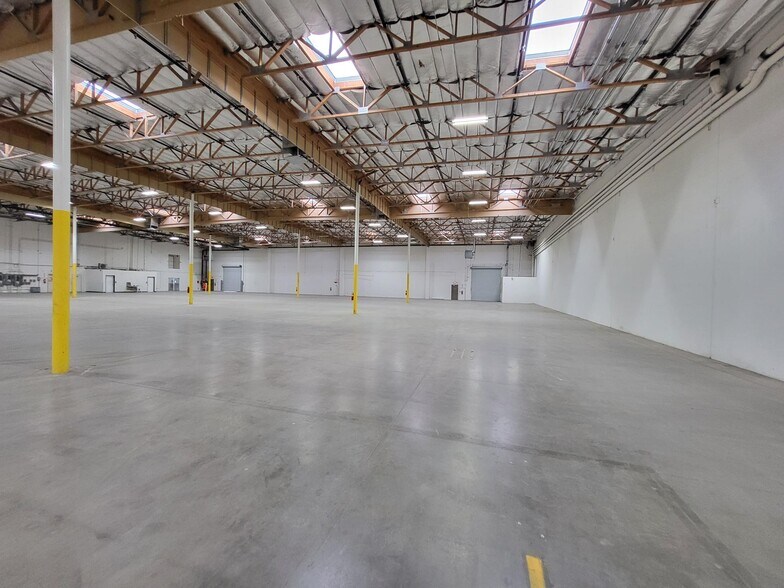 More Photos Of 3326 Ponderosa Way, Las Vegas Warehouse For Lease