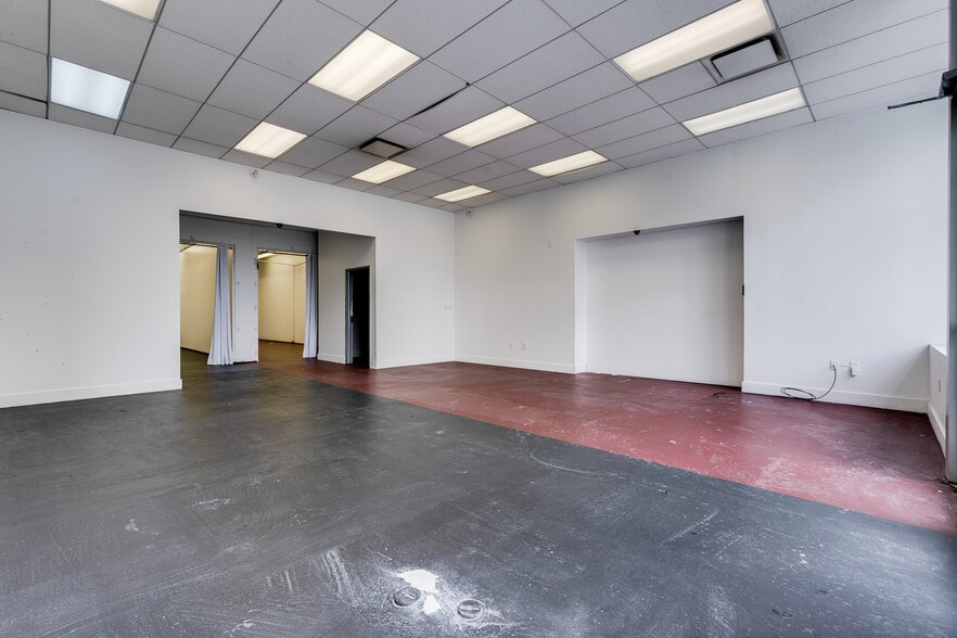 More Photos Of 829 E Warrington Ave, Pittsburgh Storefront Retail Office For Lease