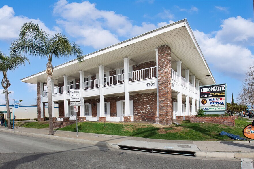 More Photos Of 1701 N Main St, Santa Ana Office For Sale