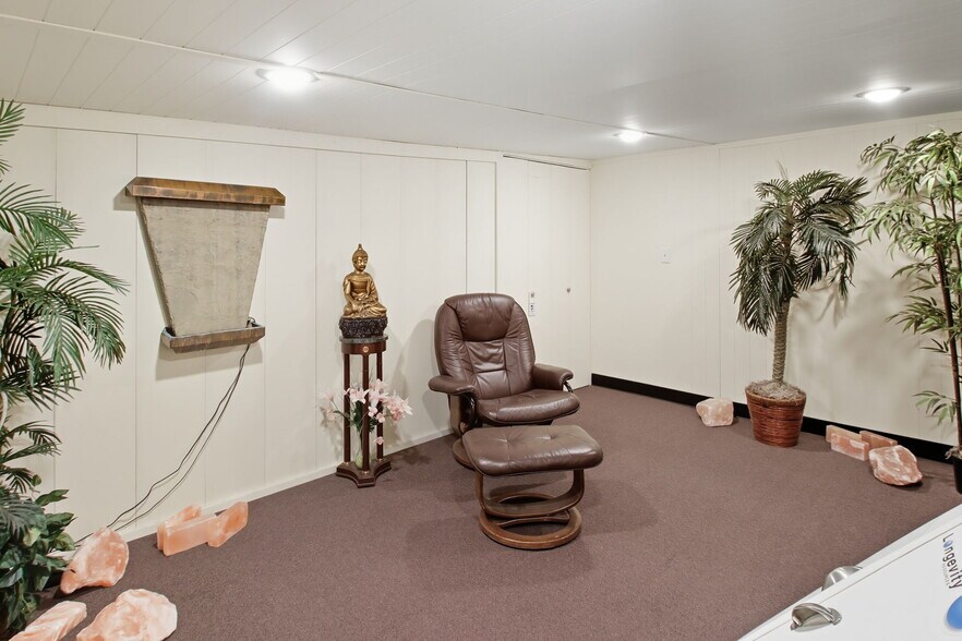 More Photos Of 1345 Kipling St, Lakewood Office For Sale