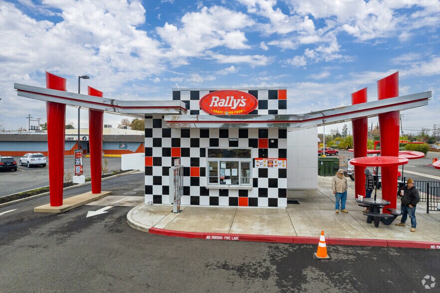 More Photos Of 7911 Auburn Blvd, Citrus Heights Restaurant For Sale