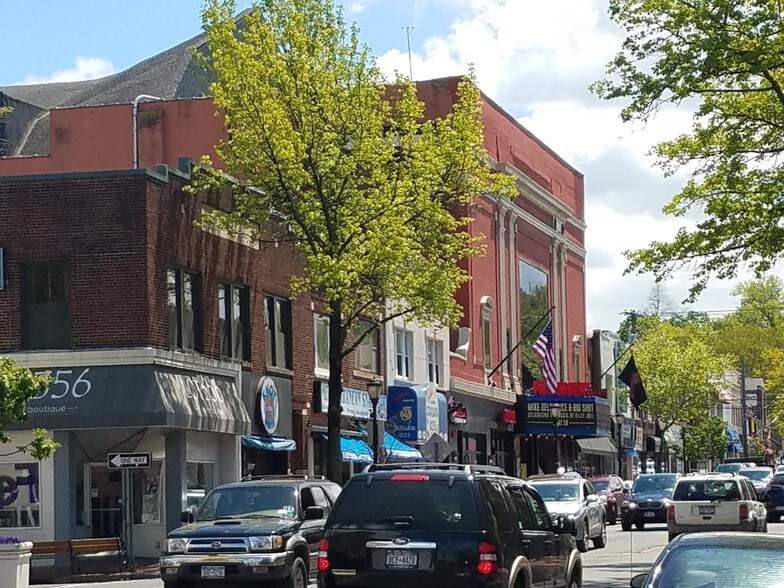 More Photos Of 344 New York Ave, Huntington Storefront For Lease